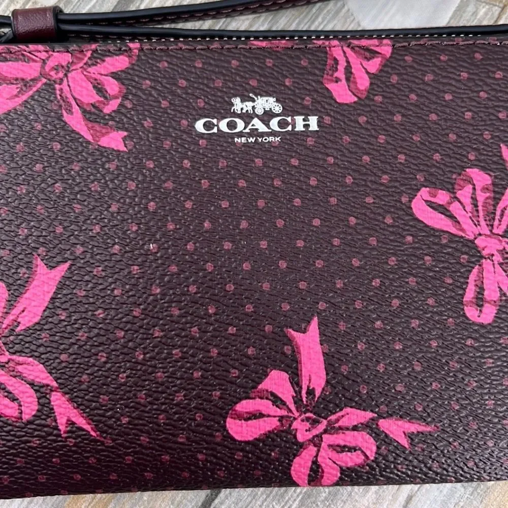 Coach Corner Zip Wristlet In Signature Canvas With Bow Print Bag Wallet Purse
